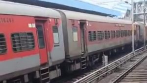 Three coaches of Charminar express derailed, six injured