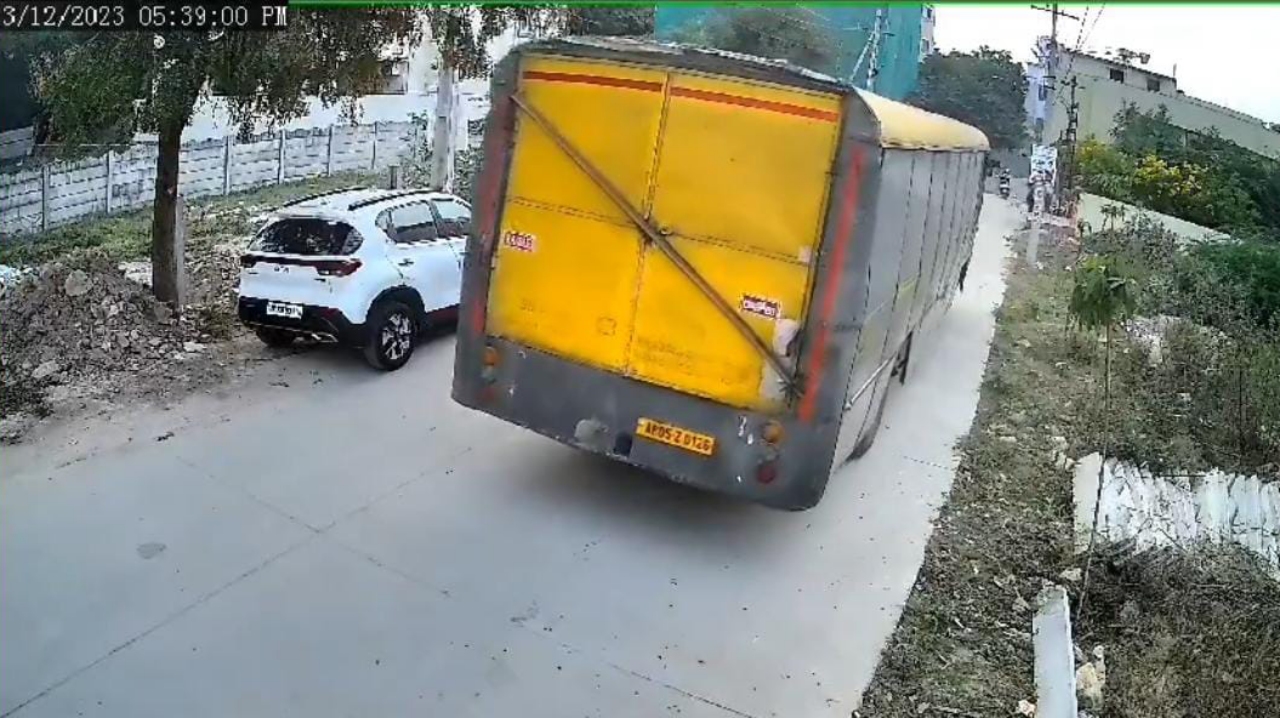 TSRTC cargo driver damages CCTV camera in Manikonda, residents seek action