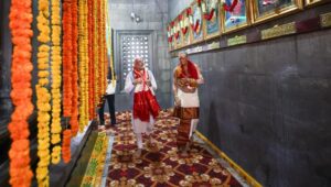 PM offers prayers at Sri Ujjaini Mahakali Devasthanam in Secunderabad