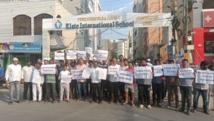 Venkateswara Colony residents protest against land grabbing in Manikonda