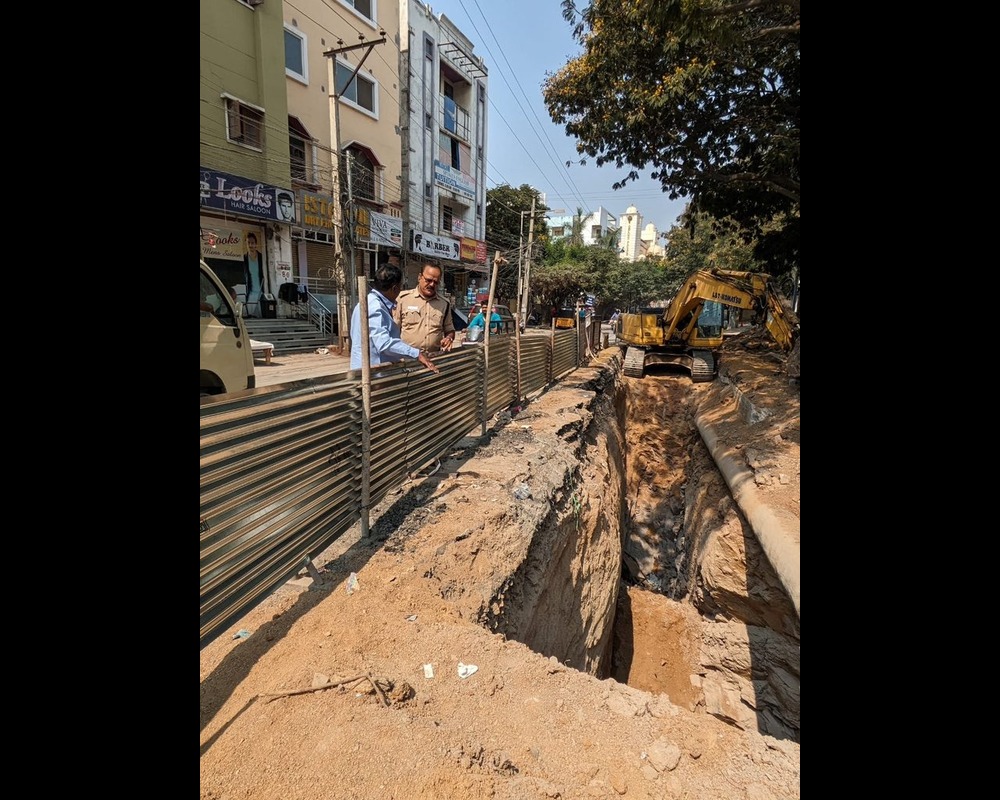 Unsecured Sewerage Pit in Tolichowki