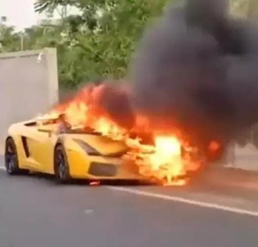 Lamborghini Gallardo On Fire In Hyderabad