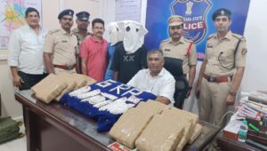 Railway police nabbed drug peddlers smuggling ganja to National capital