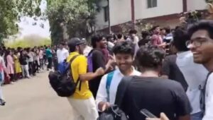 Hyderabad: MGIT students begins flash protest demanding holidays this summer
