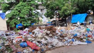 Erragadda Rythu Bazaar grapples with trash woes